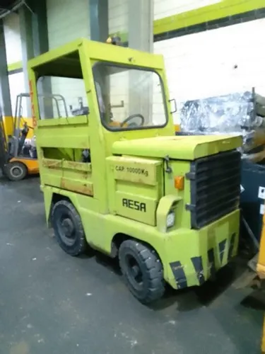 Rebocador à combustão Kolosso, KM20, Capacidade 12.000Kg