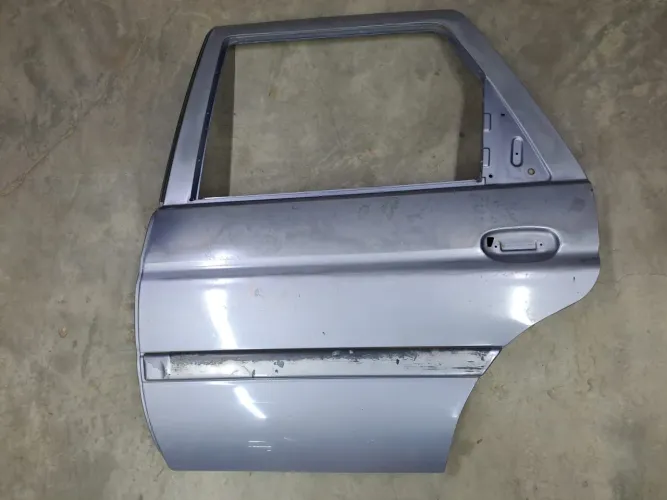 Porta traseira esquerda Ford Escort SW