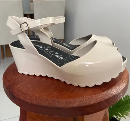 Salto Plataforma feminino cor bege