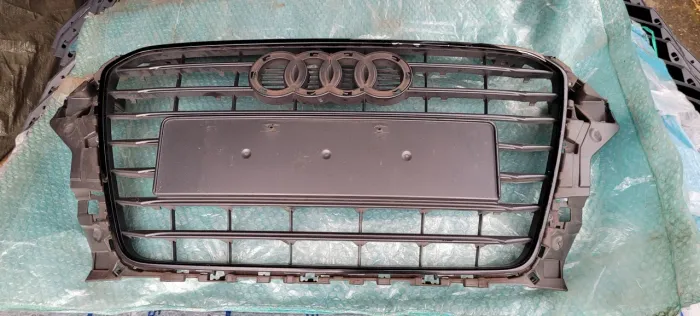 Grade frontal Audi A3 14/18 Original