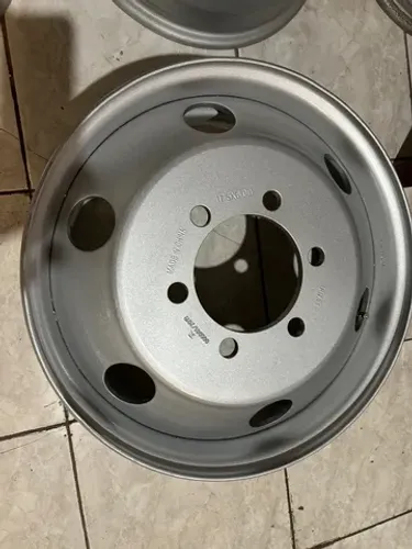 Roda Iveco 17, 5 nova sem uso, valor mínimo 