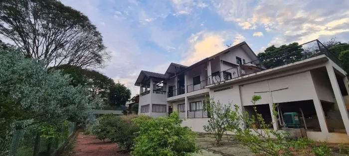 Jardim Mediterrâneo - Casa com 3 dormitórios à venda, 557 m² por R$ 2.800.000 - Granja Via
