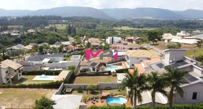 CASA NO CONDOMÍNIO VIVENDAS DO JAPI NA DIVISA DE JUNDIAÍ/ITUPEVA.