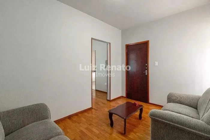 Apartamento á venda no bairro Santa Tereza