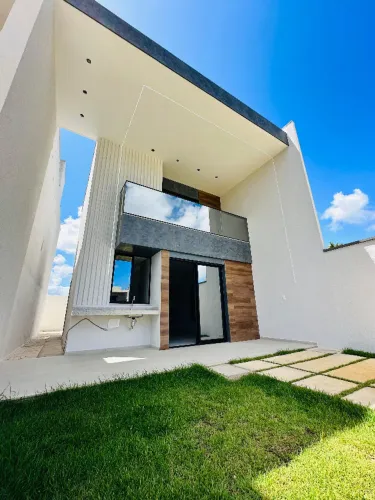 Casa com três suítes - Eusébio - 118m²