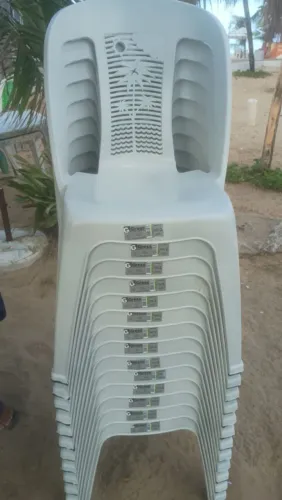 Cadeira de plástico