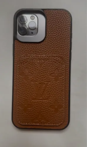 Case Iphone 16 pro max Prada / Louis Vuitton *Opção de parcelamento até 12x no cartão.