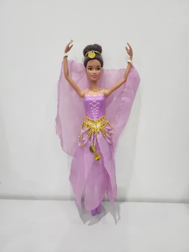 Boneca Barbie com roupa de Odalisca
