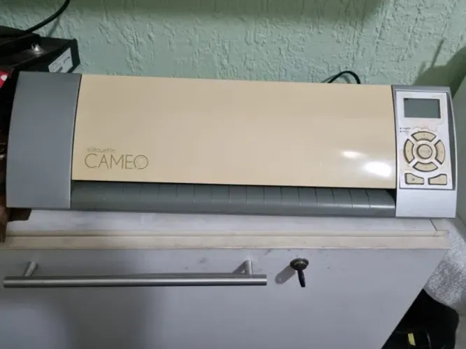 Silhouette Cameo 1 usada