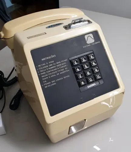 TELEFONE SEMI-PÚBLICO DARUMA COM FICHAS - FUNCIONANDO! PARA COLECIONADORES! NÃO PERCA!