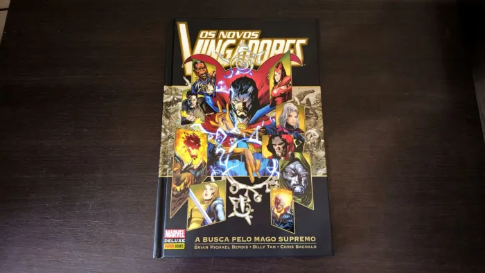 Novos Vingadores - A Busca pelo Mago Supremo - Marvel Deluxe - HQ Panini