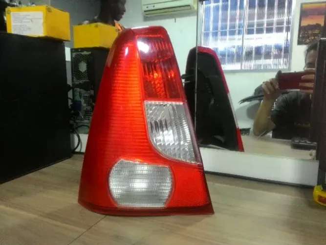 Lanterna Esquerda Renault Logan 2004 a 2009 6001550346