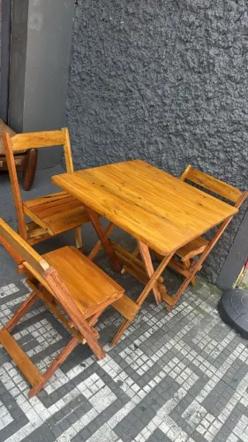 Mesa Dobrável com 4 cadeiras