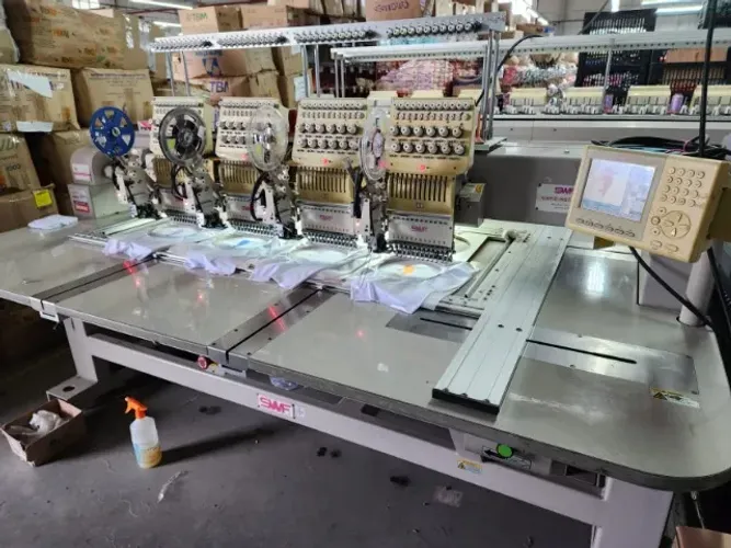 Máquina de Bordado SWF/E-WE1204-55 com Aplicador de Lantejoula Duplo SQ31