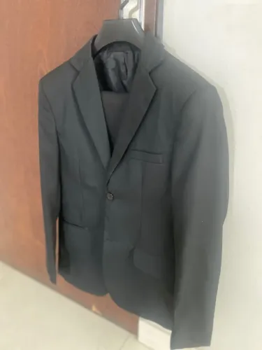Terno preto (paletó e calça)