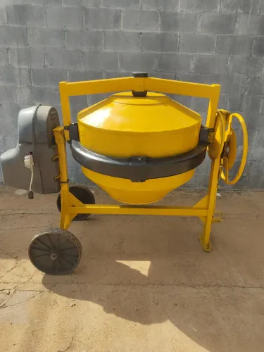 Betoneira 400 litros Menegotti venda