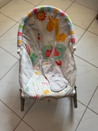 Cadeira de ninar bebê