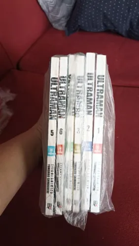 ULTRAMAN Mangá Volumes 1-6