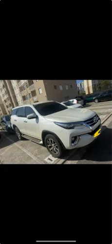 Toyota Hilux SW4 SRX 4X4 2.8 TDI 16V Dies. Aut. 2017