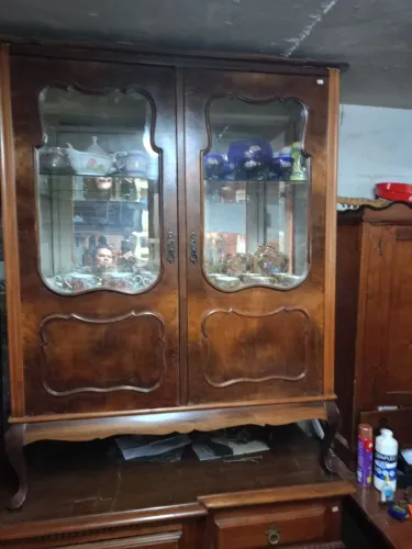 Cristaleira chipandelle antiga de madeira