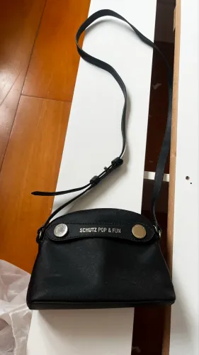 Bolsa Tiracolo Schutz preta