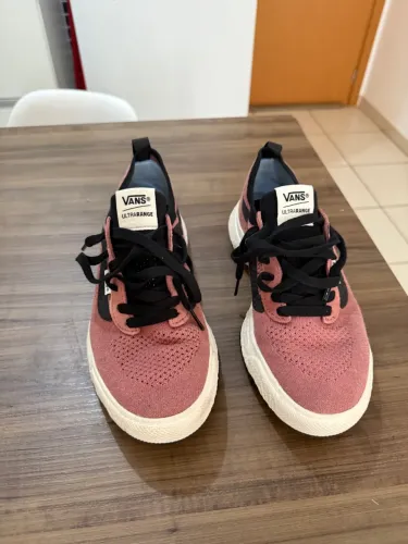 Tênis Vans Ultrarange Salmao