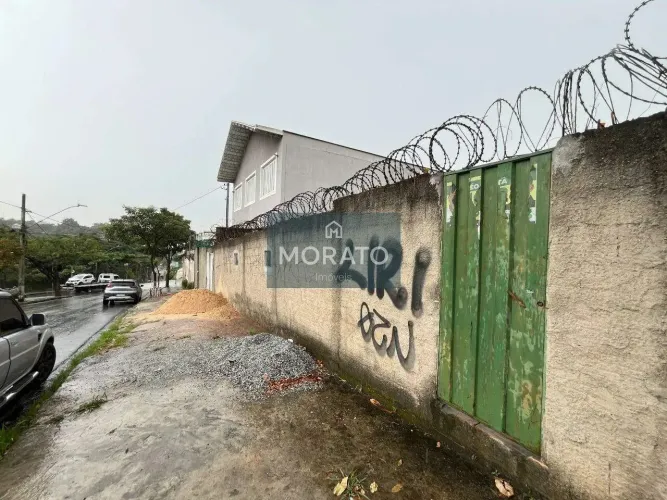 Lote murado com 770 m² à venda no Bairro Copacabana