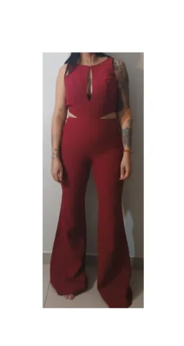 Macacão vermelho