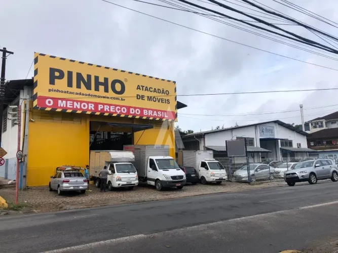 Galpão à venda no bairro Bom Retiro em Joinville, por R$ 7.500.000.00.