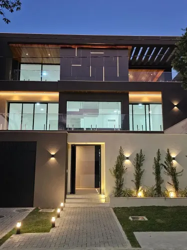 Casa na Barra da Tijuca com 04 Suítes - Condomínio Rio Mar