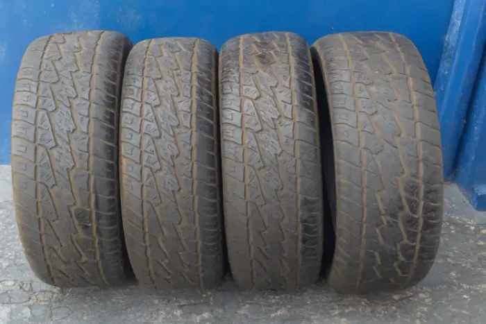 VENDE-SE 4 PNEU 275/55R19 Delinte DX-10 Bandit