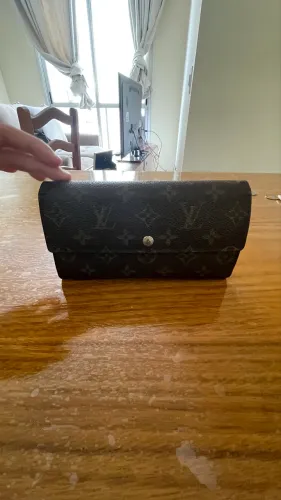 Carteira Louis Vuitton de Couro