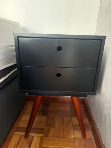Dupla de mesa de cabeceira laqueada/criado mudo