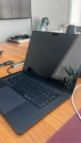 MacBook. Air M2 HD SSD 256 RAM de 8GB, Tela de 15? Notebook em ótimo estado, completo!