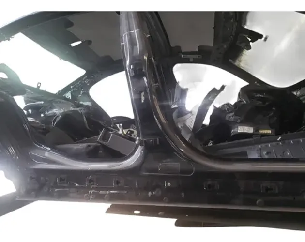Caixa De Ar Com Coluna  Lado Direito Bmw 320i 2.0 2015
