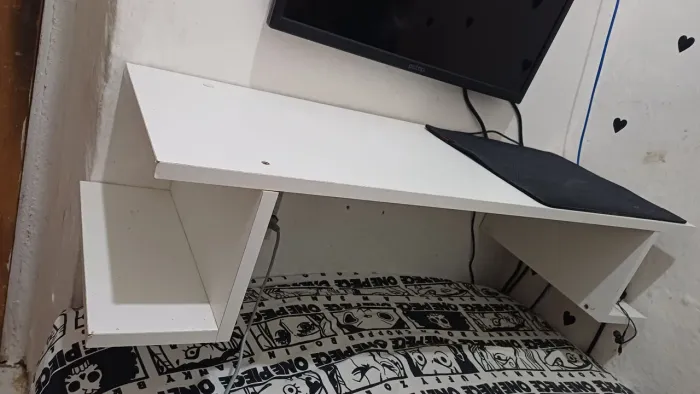 Escrivaninha Suspensa