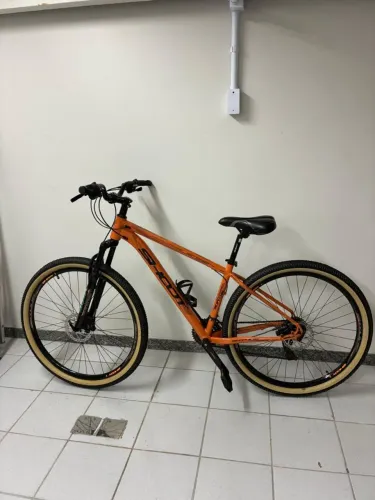 Vende-se uma Bicicleta 