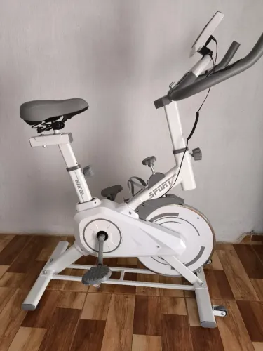 Bicicleta Ergométrica(troco por notebook/Leia o anúncio)<br>- Excoiscelente Estado (Oport