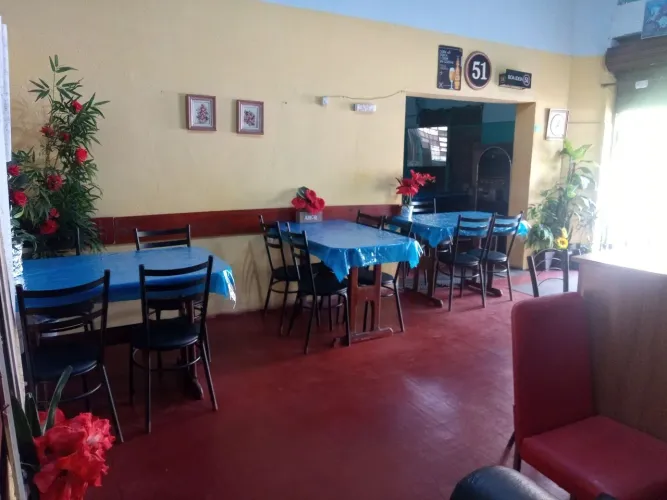 Vende _se ponto de bar e lancheria 