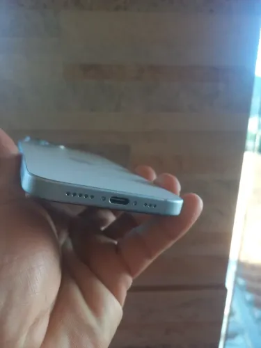 Iphone 15 branco 128 gigas 