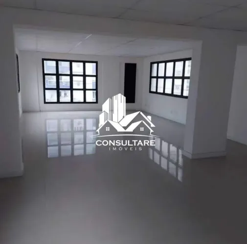 Prédio Comercial de Alto Padrão à Venda no Embaré em Santos  7 Andares, 14 Salas e 20 Vaga