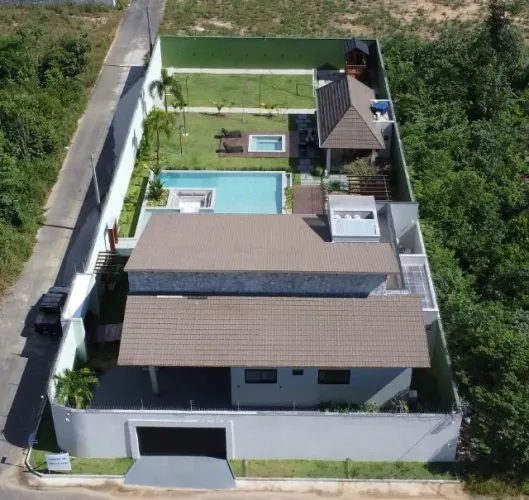 Sítio 1.500m² de Alto Padrão c/ Casa 5 Suítes e 100% Mobiliada no Chácaras do Rio Negro