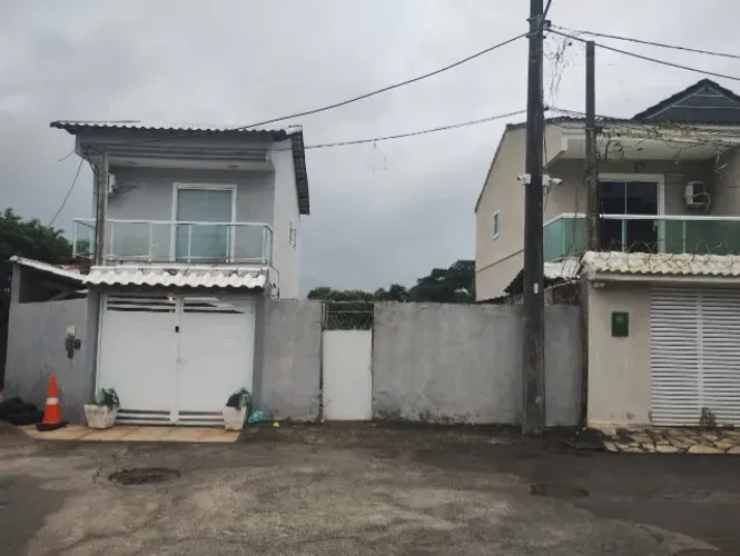 Vendo Terreno no Condomínio Mirante do Valqueire medindo 5,5 x 20. Aceito proposta