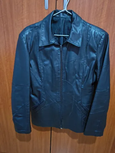 Ideal para motoqueiros e afins, e estar pronto para qualquer ocasião, vendo jaqueta couro