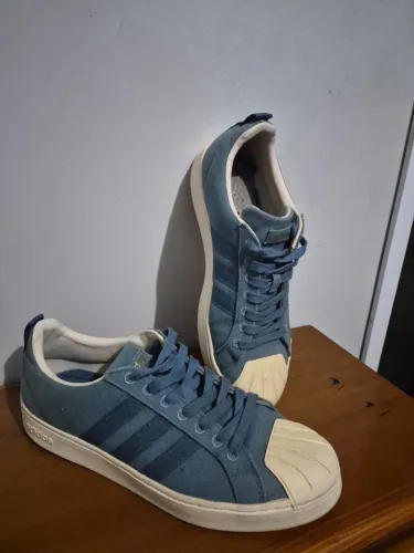 Tênis  Adidas 
