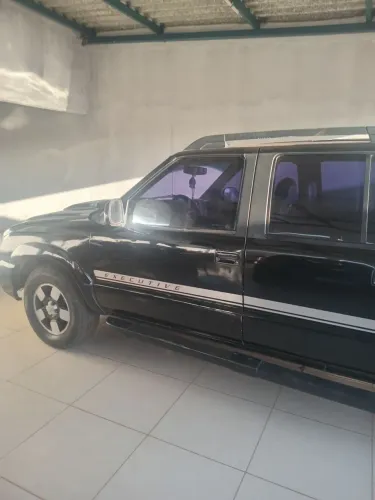 Chevrolet S10 Pick-up Exec. 2.8 4X4 CD TB Int.dies 2011