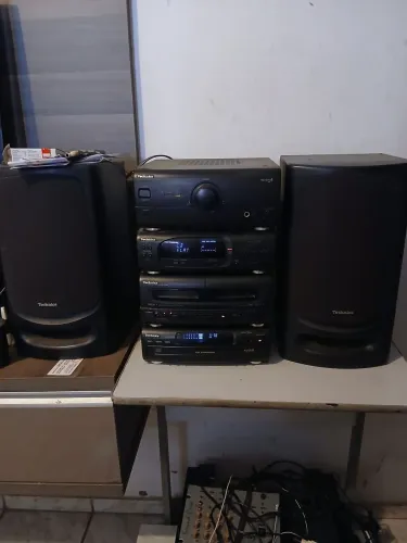 Microsysten technics corrocel 3 CDs toca fita duplo tem que trocar correia estava trocando