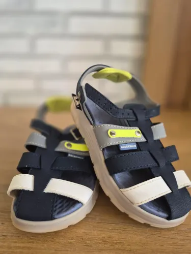 Lote sapatos menino 5 pares.