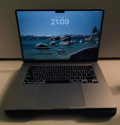 MacBook Air 15,3 M3 | 8GB RAM | 512GB SSD | Cinza-Espacial
