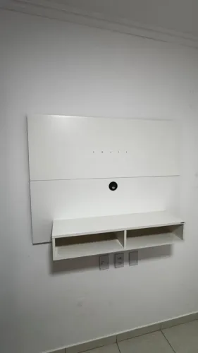 Rack Suspenso com Painel para TV 